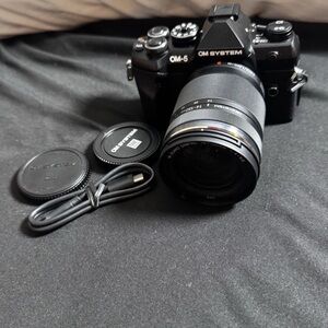 Black Camera with Lens Kit